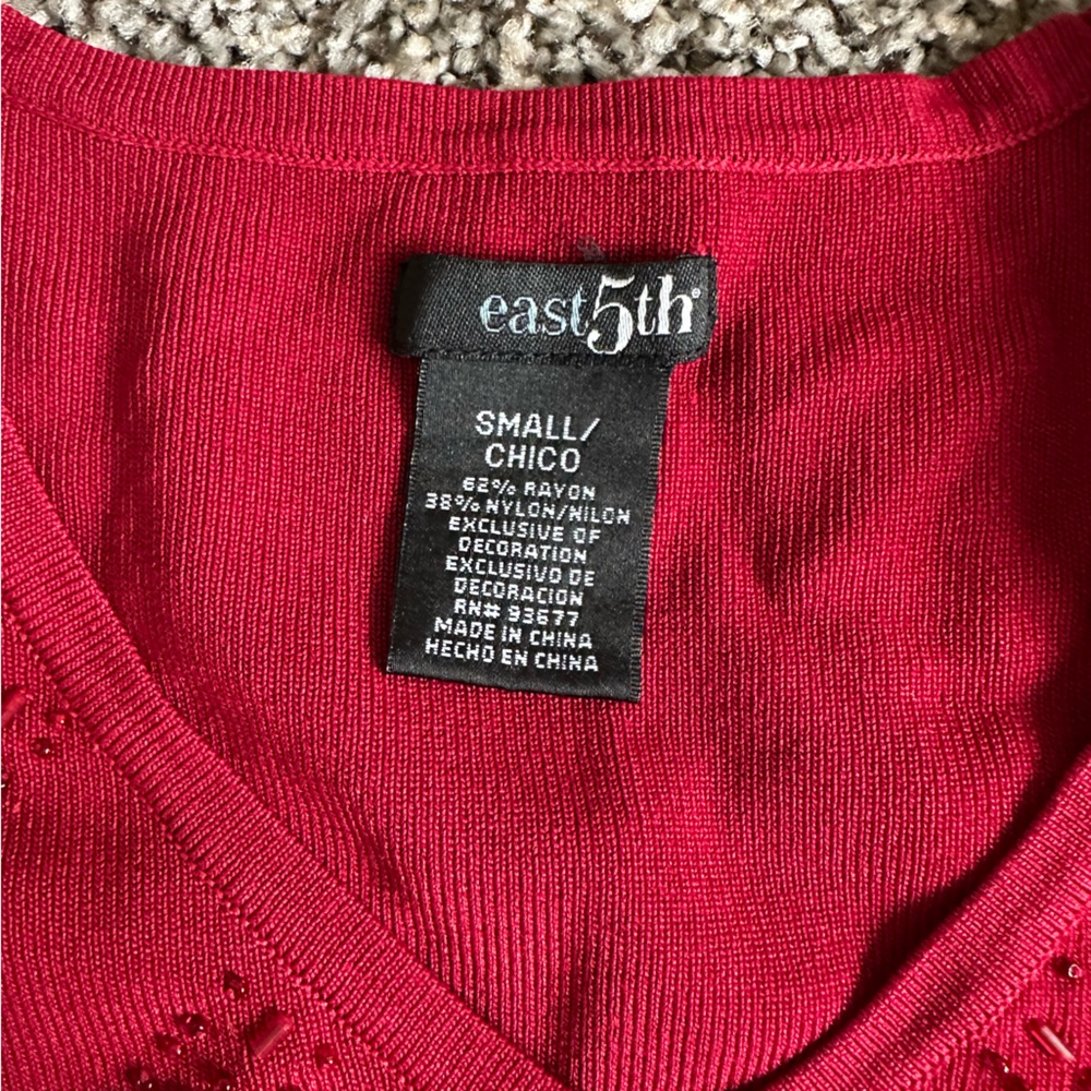 Red Ribbed V-Neck Top - Picture 4 of 4
